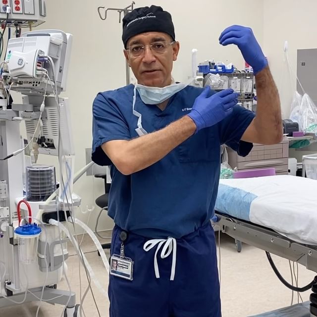 Dr. Aly introduces his surgical case from the OR, surgery of the day was a brachioplasty or also known as an arm reduction.